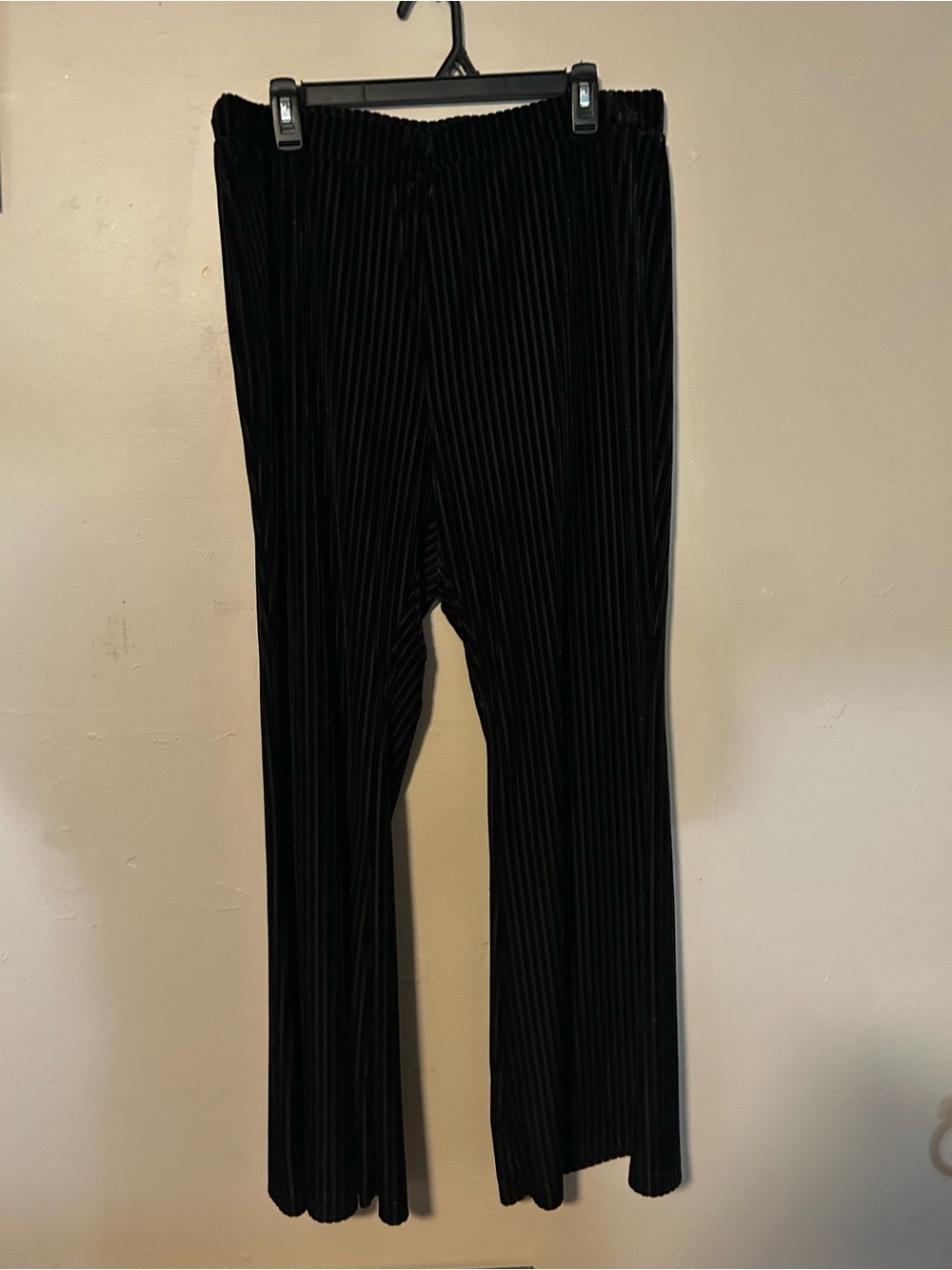 SHEIN Black Velvet-Look Wide Leg Pants